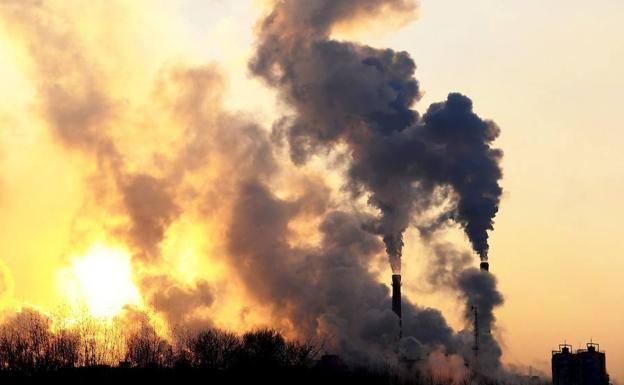 El Gobierno casi duplica las ayudas para compensar los costes de emisiones de CO2