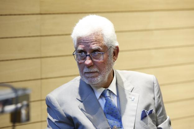 Luis Rubio Bardón presidirá el Ateneo Jovellanos con una directiva paritaria