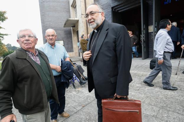 La crisis demográfica centra la reunión del Arzobispo con los sacerdotes de la comarca