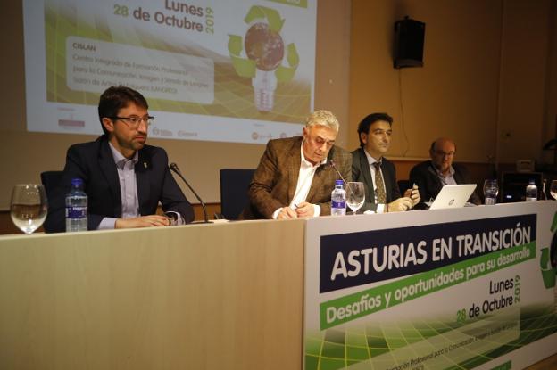 Hunosa trabaja ya en un plan para transformar La Pereda en una central de biomasa