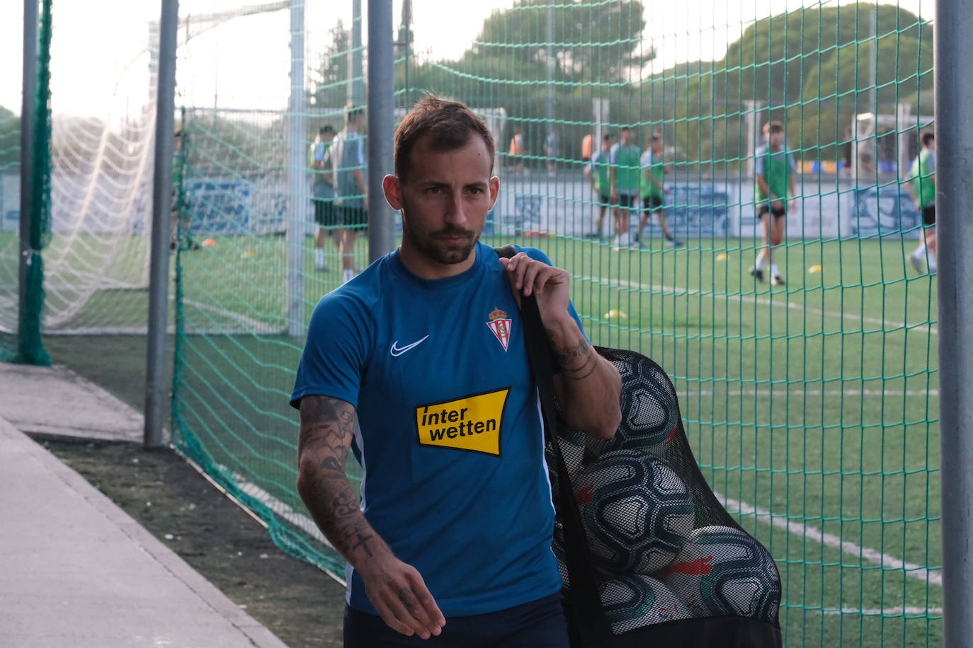 El entrenamiento del Sporting en Cádiz