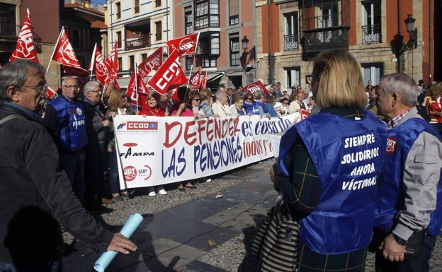 Los sindicatos asturianos apremian al Gobierno a derogar la reforma de las pensiones de 2013