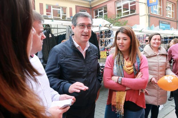 Prendes acusa al PSOE de «mirar hacia otro lado» con la corrupción en Asturias