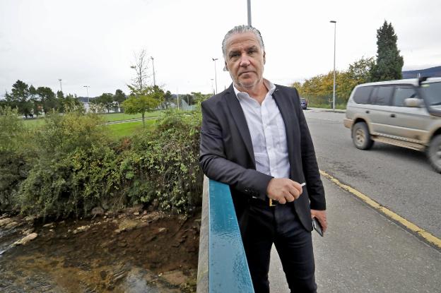Kocina: «El agua que se está vertiendo al Piles bajo el puente es limpia, de lluvia»
