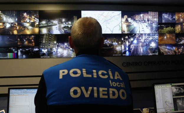 Catorce agentes de la Policía Local velan por la seguridad de la noche