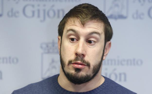 Adrián Arias renunciará a la presidencia de la federación vecinal de Gijón para trabajar en la UE