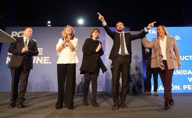 Casado: «La mala política energética ha condenado a Alcoa o Vesuvius. ¿Qué pasa? ¿Los asturianos son españoles de segunda?»