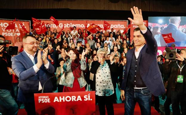 Pedro Sánchez llama en Gijón a la movilización para «frenar a la ultraderecha»