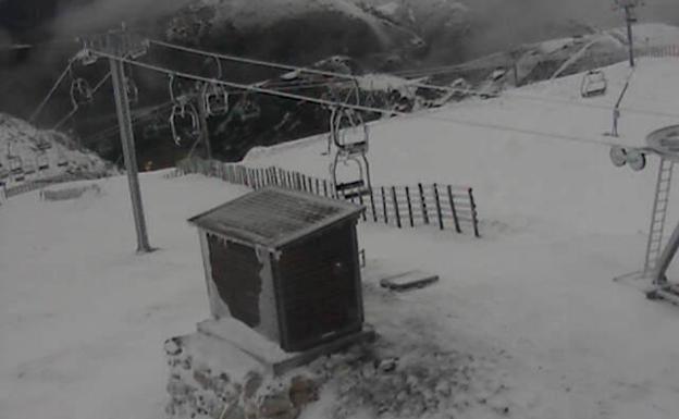 En Asturias se adelanta el invierno: nieves, lluvias y bajada de temperaturas para los próximos días