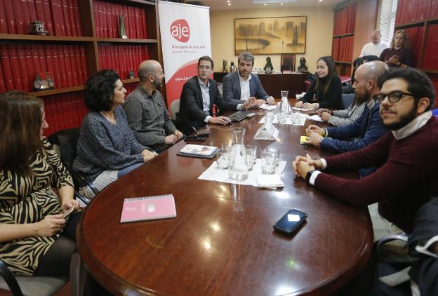 «La compra de Air Europa provocará otro monopolio en Asturias», afirma AJE