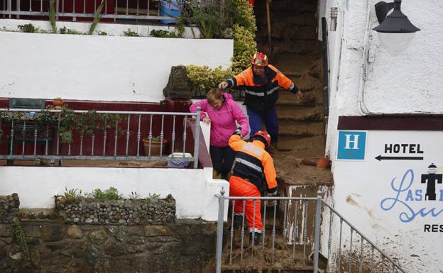 Vigilancia extrema por el argayo de Tazones