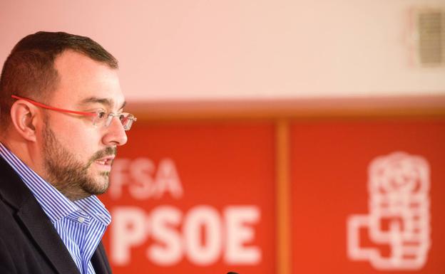 Adrián Barbón achaca el auge de Vox a un «grave error de estrategia» del PP y Ciudadanos