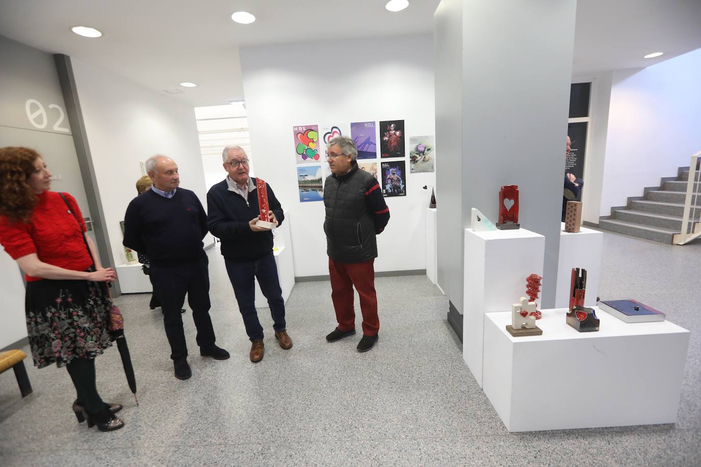 La Factoría Cultural expone los trofeos que ha entregado la Cofradía del Colesterol en sus 20 años de historia