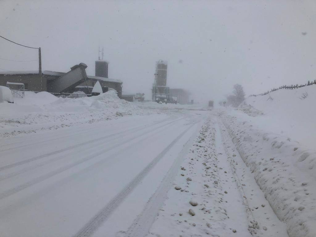 Copiosa nevada en Pajares