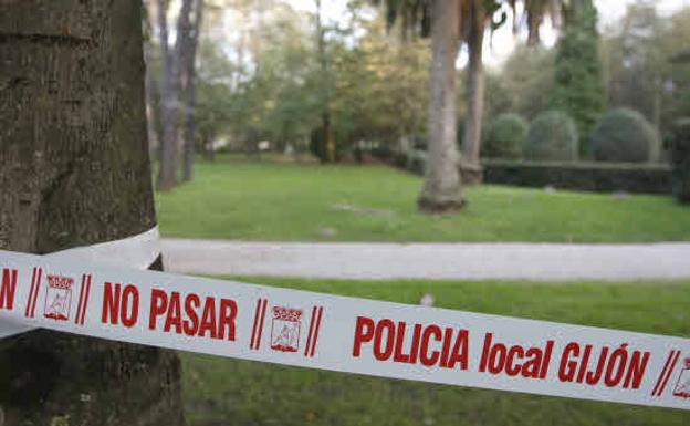 Gijón cierra el parque de Isabel la Católica por el temporal