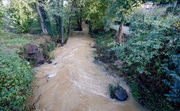 Temporal en Asturias | El temporal da una tregua pero se mantiene la vigilancia de los ríos