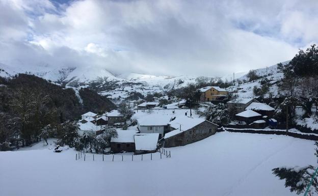 El suroccidente sufre las consecuencias del temporal: «Somos la parte olvidada de Asturias»