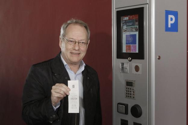 Laviada estrenará antes de final de año los parquímetros inteligentes de la ORA en Gijón