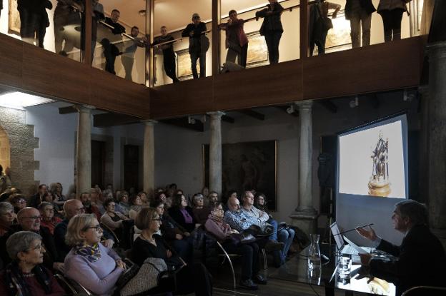 Javier Barón: «Jovellanos despertó veneración desde muy joven»