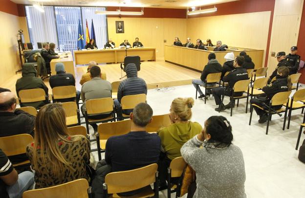 Condenas de hasta dos años de cárcel para los butroneros de la joyería Canteli