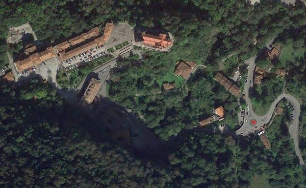 Las obras en la explanada de la basílica obligan a cortar la carretera a Covadonga