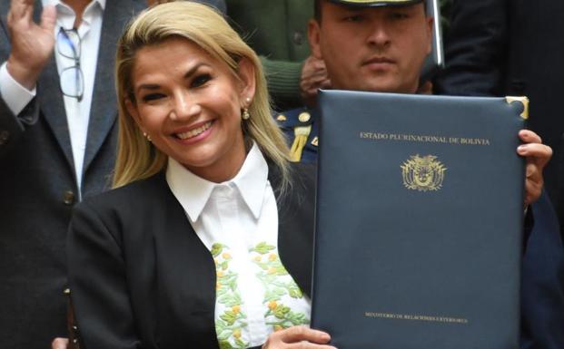 La presidenta interina promulga la ley para unas nuevas elecciones en Bolivia