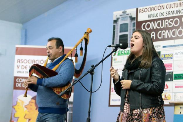 Las jóvenes promesas se abren paso en el concurso de tonada de La Nueva