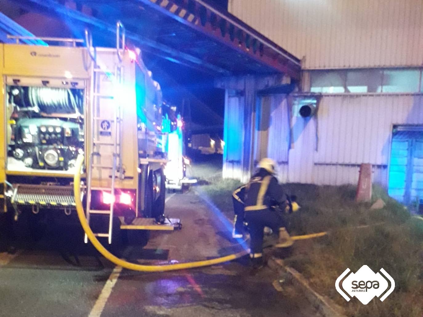 Extinguido un incendio en la planta avilesina de Saint-Gobain