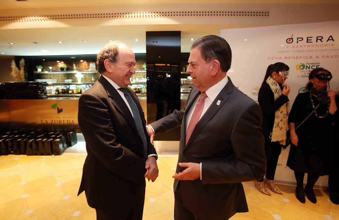 Cena organizada por Ópera Oviedo a beneficio de ONCE