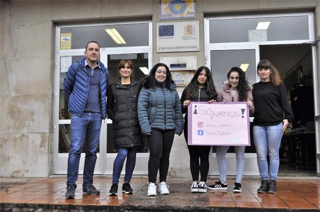 Un escaparate virtual en el instituto de Infiesto