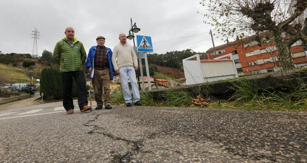 «Los reventones de rueda, abollones y rotura de las lunas son constantes»