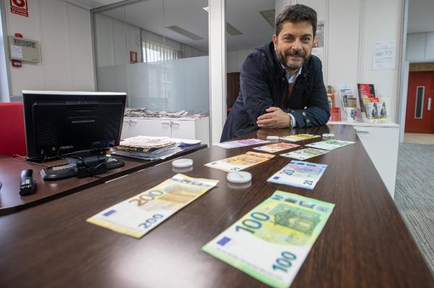 Cómo detectar billetes falsos