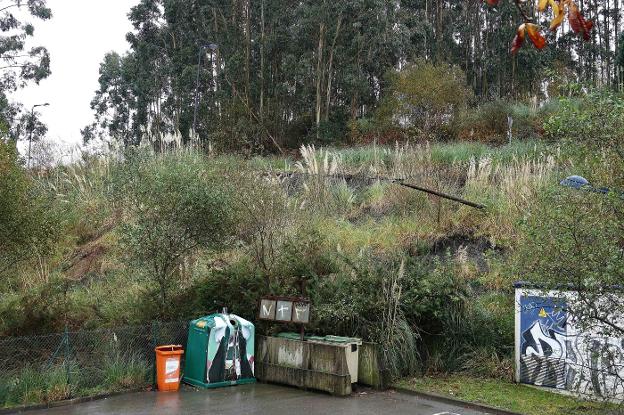 Los ayuntamientos denuncian que las carreteras asturianas llevan diez años «en muy mal estado»