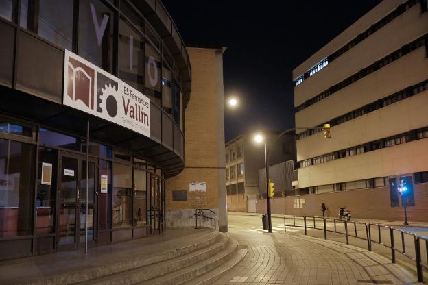 El turno vespertino en el Fernández Vallín, pendiente del conserje