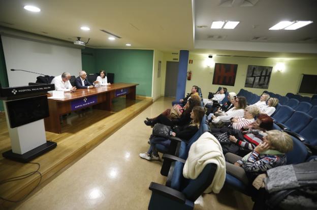 El Hospital Valle del Nalón presenta una campaña antitabaco