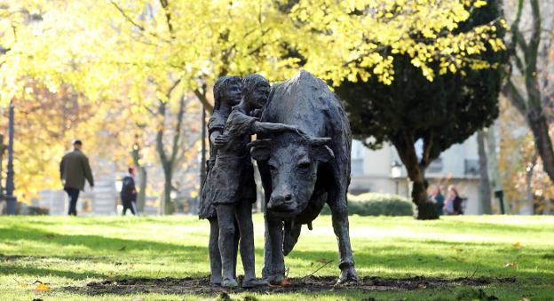 La escultura '¡Adiós, Cordera!' ya es una más del Campo