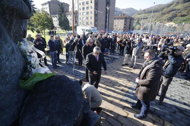 «Las cuencas no se rinden», proclama Barbón en la fiesta de Santa Bárbara