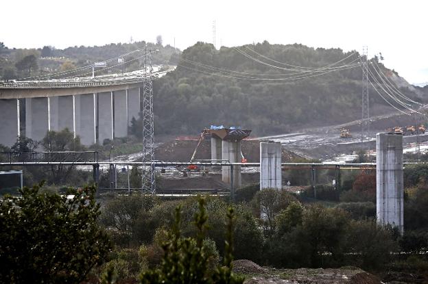 Infraestructuras destina 45 millones para arreglar carreras y seis para la Zalia