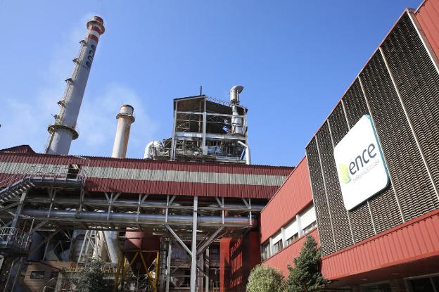 El encarecimiento de los peajes del gas eleva la incertidumbre sobre la industria asturiana