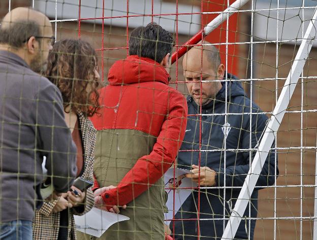 «Nos toca hablar en el campo, las palabras se las lleva el viento»