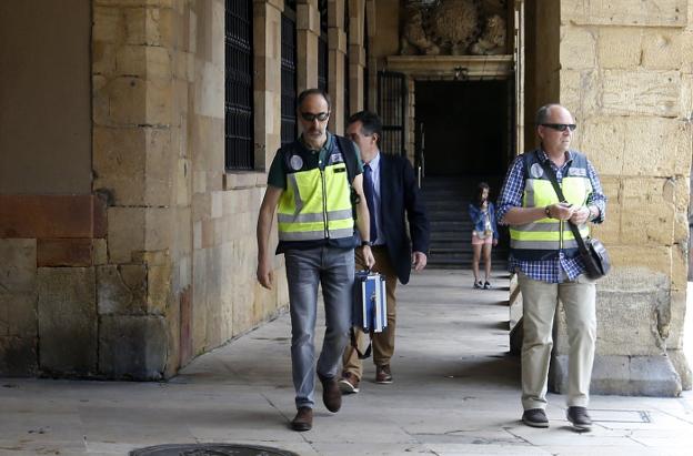 El Sipla insta al Ayuntamiento a retirar las acusaciones contra el comisario