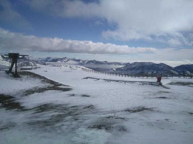 «Entre invertir en un colegio o en una estación de esquí, elegimos lo primero»