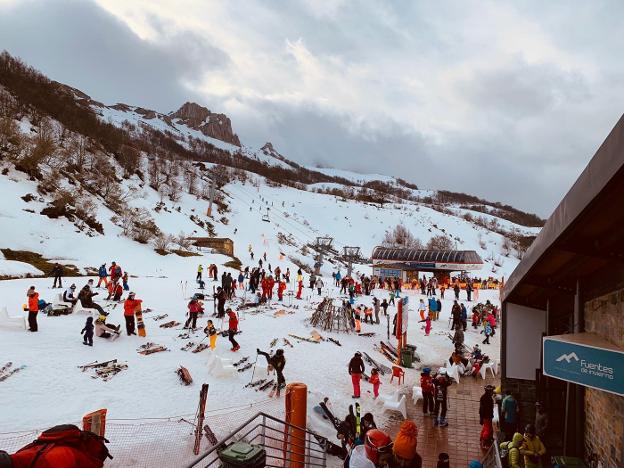 Las pistas asturianas suman 8.522 esquiadores