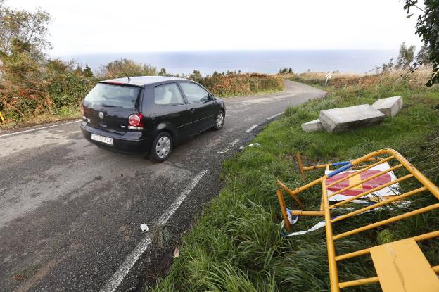 La carretera de acceso a playa España, reabierta al tráfico tras las obras