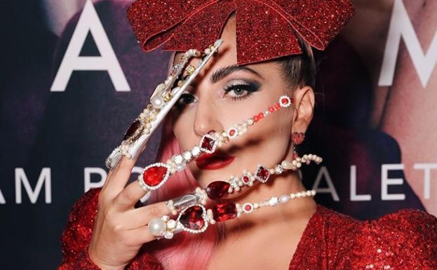 Lady Gaga supera a Rosalía con la manicura más excéntrica de la temporada