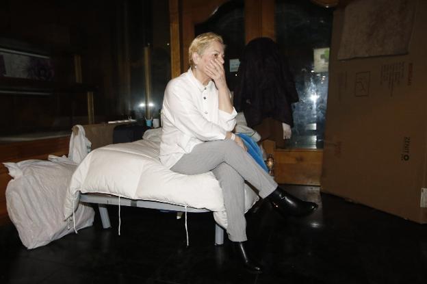 «Solo me faltan unas rejas para estar viviendo en un zoo»