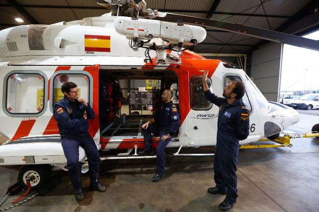 «Uno no quería subir al helicóptero. Se olvidó del dolor por las grandes olas que había»