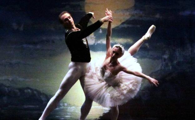 El 'Lago de los Cisnes' llega al Centro Niemeyer este viernes