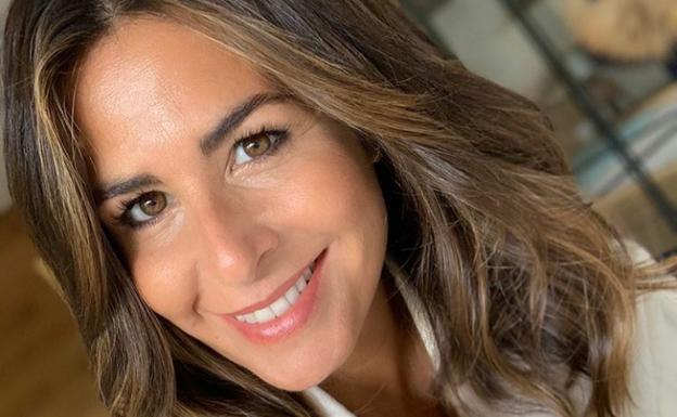 Nuria Roca tiene la falda de cuadros que te hará parecer más alta