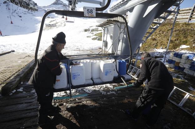 Fuentes logró en el puente el triple de esquiadores que Pajares